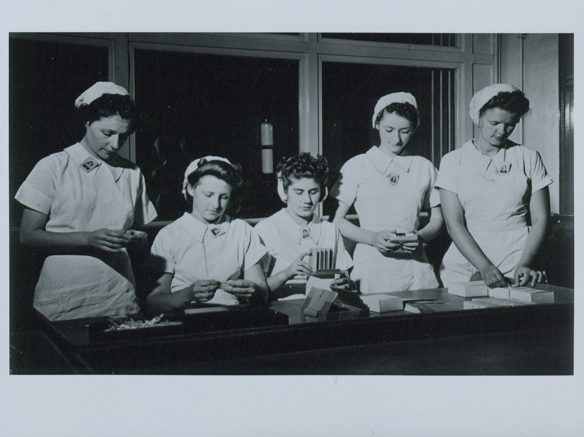 Employees Packaging Penicillin